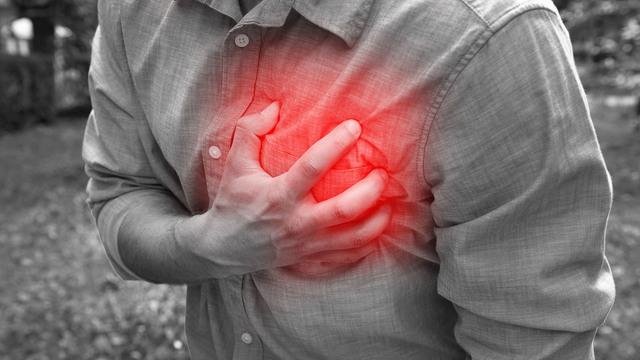 4 необычных признака сердечного приступа! Никогда не игнорируйте их!