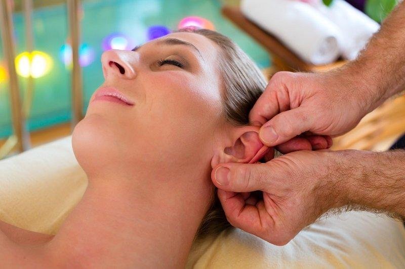 Ключ к здоровью находится… у нас в ухе! Вот как правильно делать массаж ушей чтобы избавится от боли!