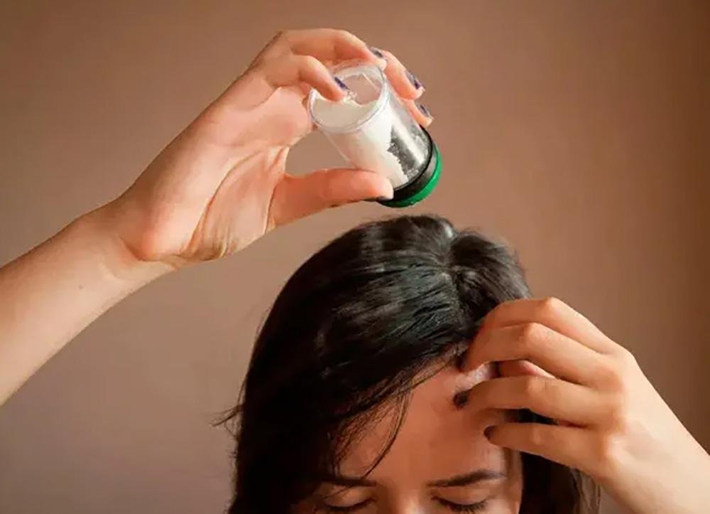 Соль в шампунь: как ускорить рост волос, реже их мыть и укрепить