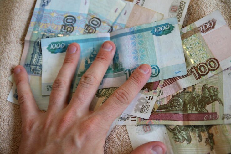 10 831 рубль получат пенсионеры на карту: нужен стаж не менее 15 лет