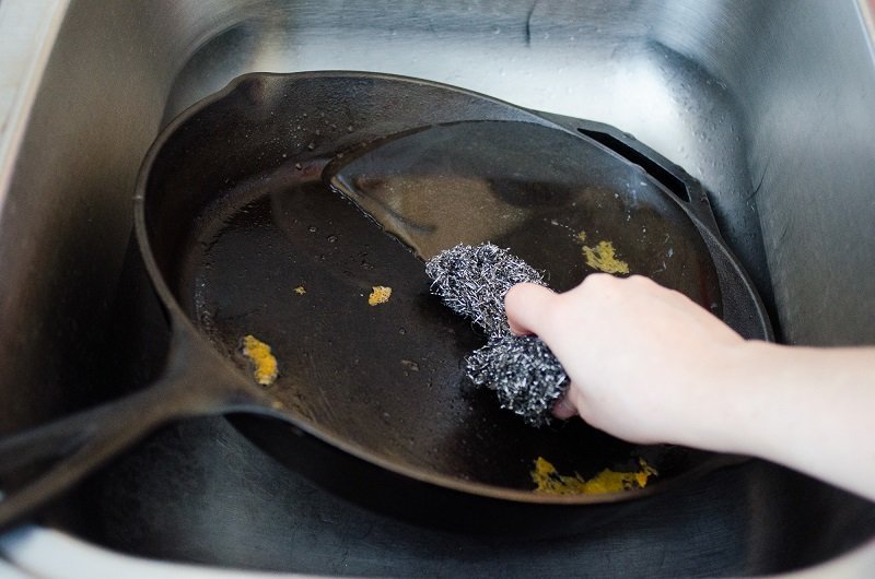 Как легко и просто очистить сковородку десятилетней давности без химии