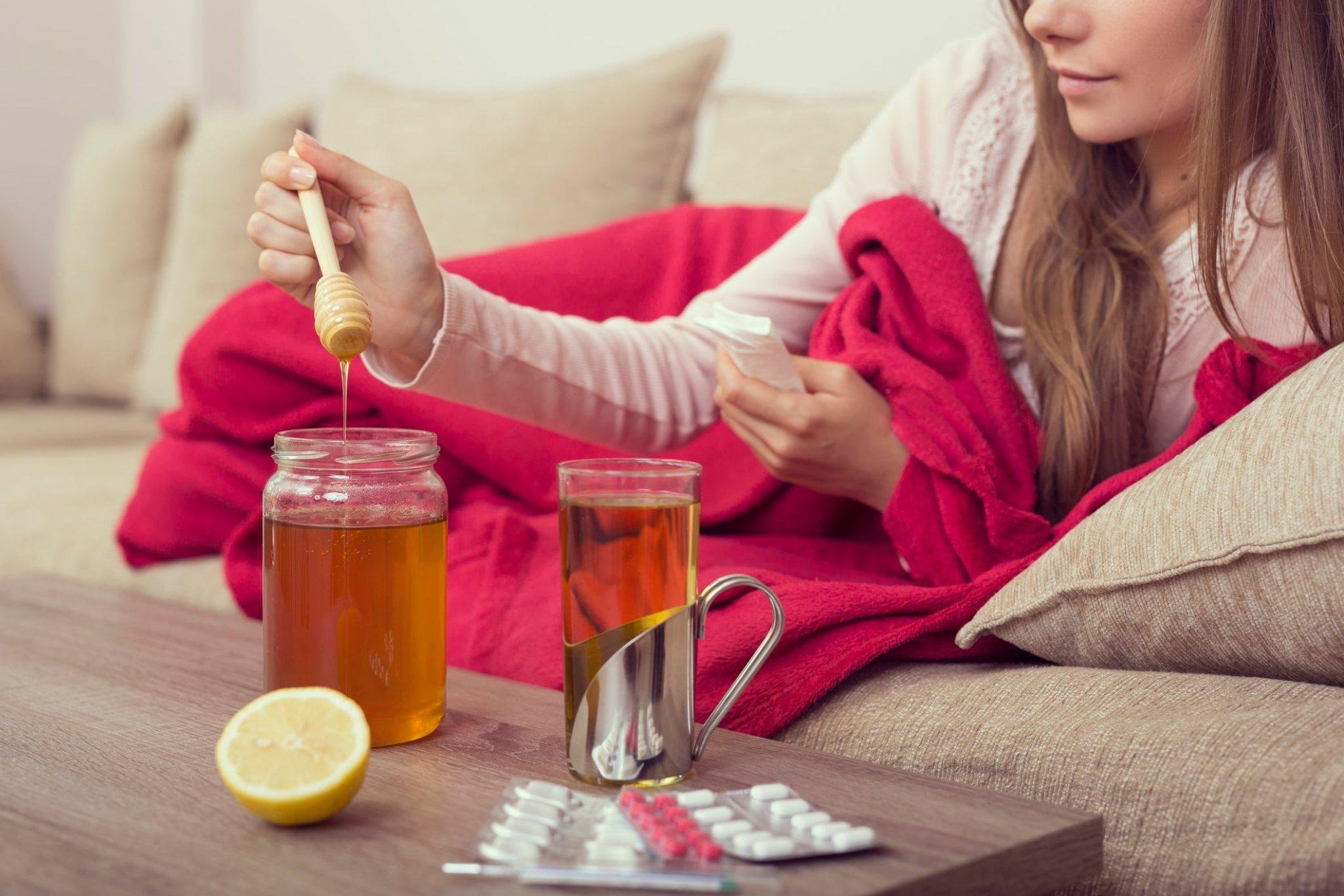 Хватит травить себя антибиотиками — эти народные рецепты быстрее и безопаснее избавят от боли в горле