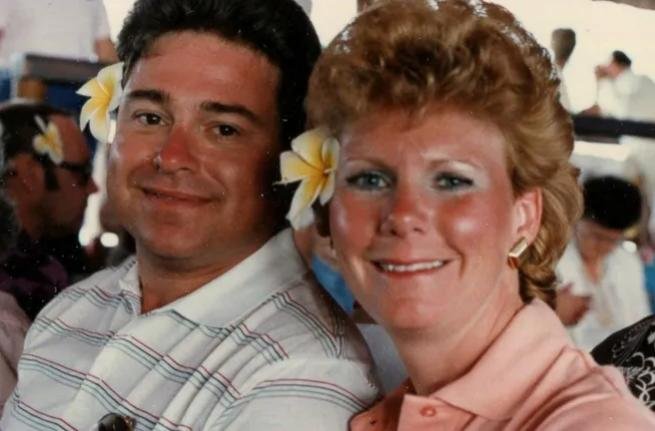 Через 23 года после исчезновения супруг Линды оказался жив и женат на другой