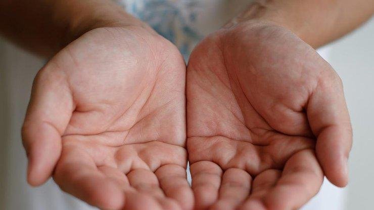«Горят руки»: Что означает эта примета и чего нужно остерегаться