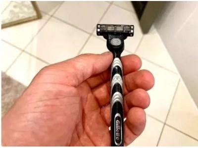 Муж показал, как легко заточить бритву Gillette или любой другой станок своими руками за 2 минуты