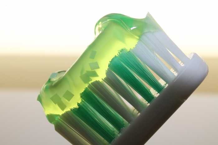 Что значит полоска на зубной пасте? Очень неожиданно!