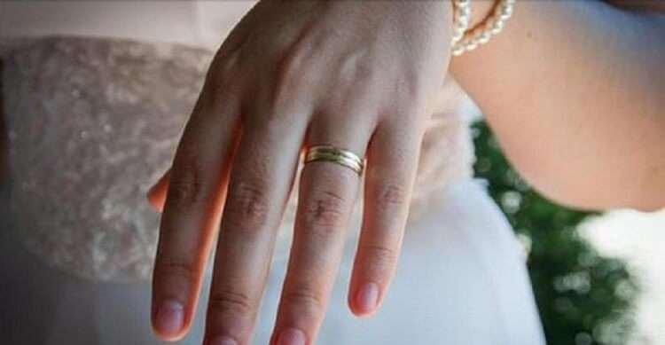 Вот что нельзя делать с обручальным кольцом, чтобы брак был красивый и счастливый