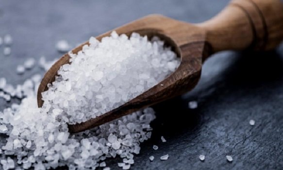 Доктор Мясников объяснил, почему нельзя отказываться от соленых продуктов