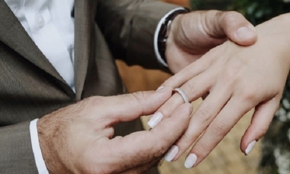 Как дата вступления в брак влияет на семейную жизнь
