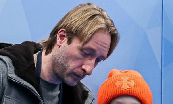 Отказался от русского языка: бросивший жену и сына Плющенко заявил об отъезде из России