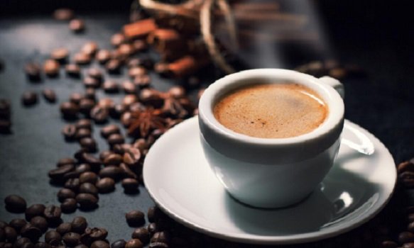 Пожилым будет полезно: ученые назвали вид кофе, который защищает от деменции